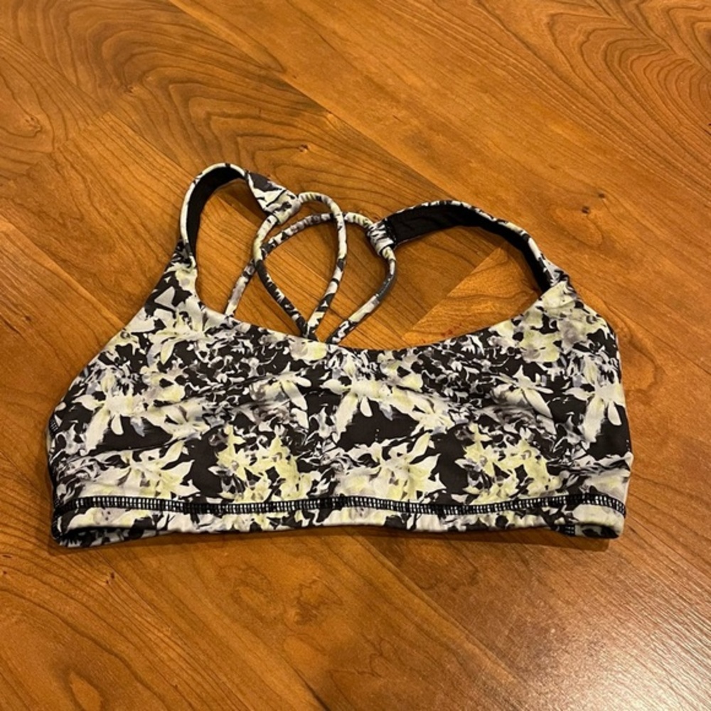 Lululemon sports bra